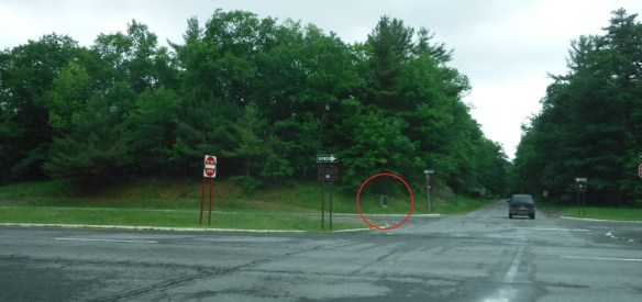 Marker No. NY28of the Henry Knox Trail at the corner of Harlemville Road and Taconic State Parkway